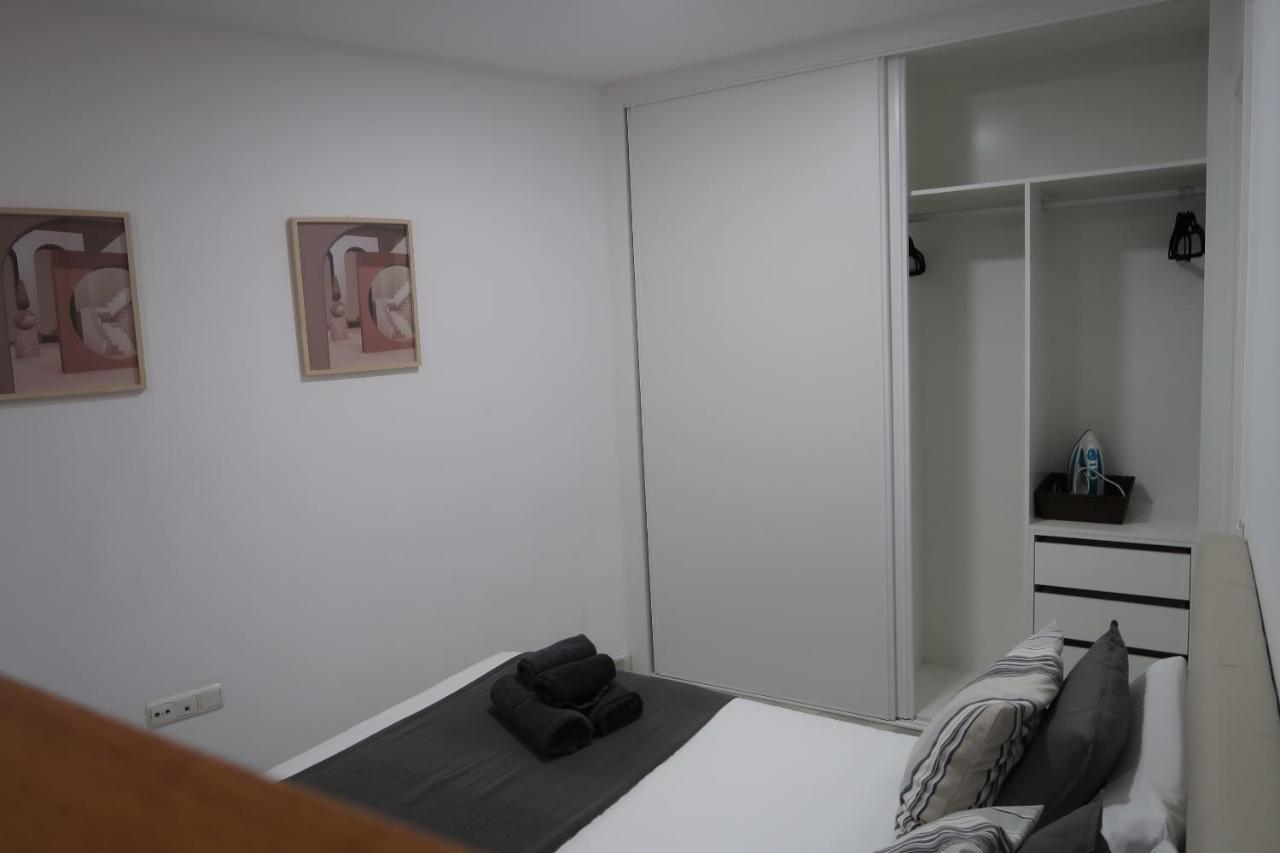 J & E Malaga Center Apartamentos Exteriör bild