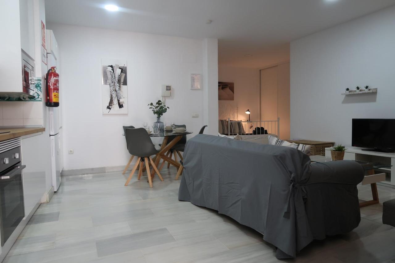 J & E Malaga Center Apartamentos Exteriör bild
