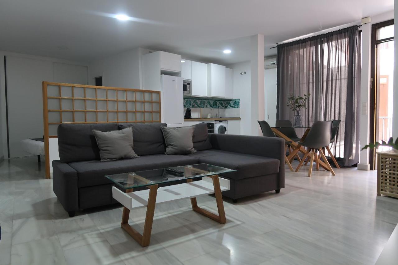 J & E Malaga Center Apartamentos Exteriör bild