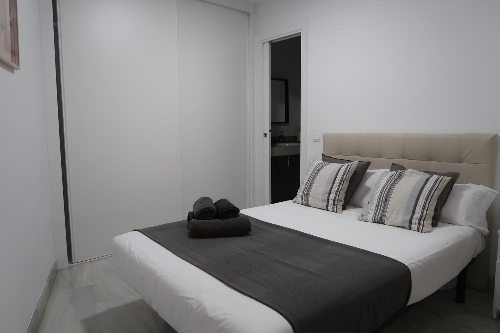 J & E Malaga Center Apartamentos Exteriör bild