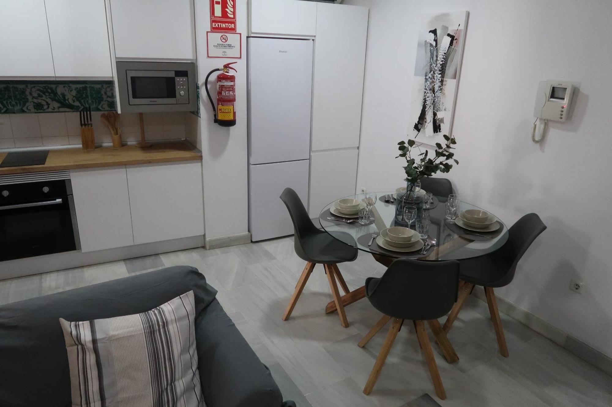 J & E Malaga Center Apartamentos Exteriör bild