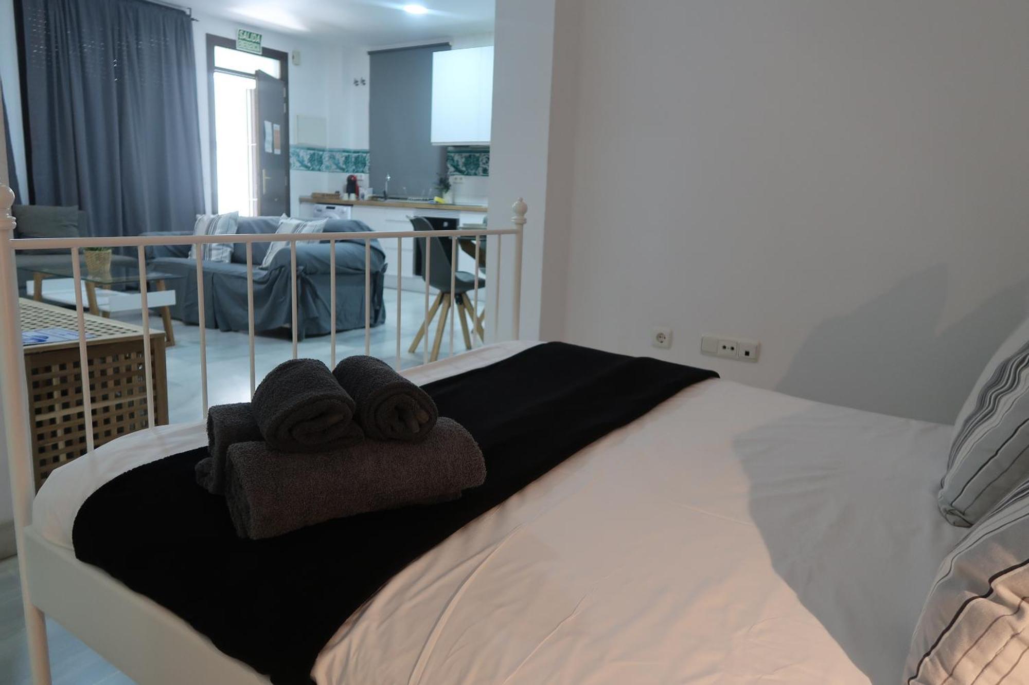 J & E Malaga Center Apartamentos Exteriör bild